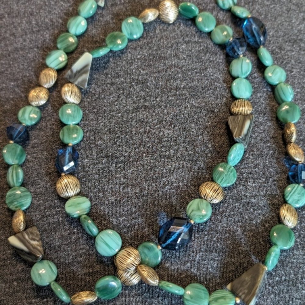 Vintage NWT Jones of New York multi Stone Necklace